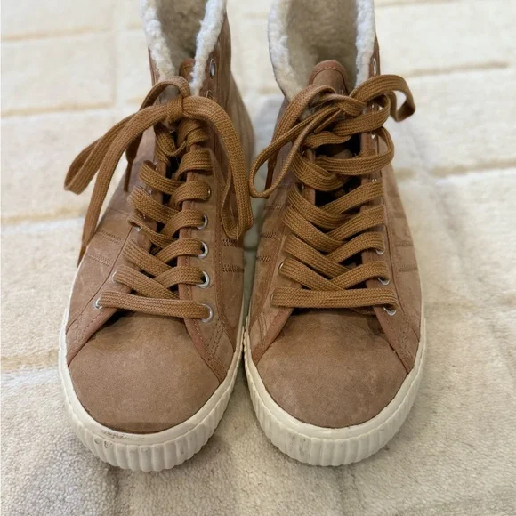 Brand new Gola Fur Lined High-Top Sneakers! - Picture 2 of 5